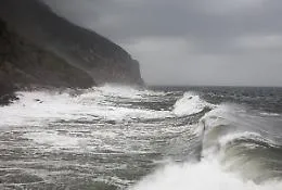 Maltempo, interrotti i collegamenti veloci con le isole Eolie: al servizio dell'arcipelago resta una sola nave