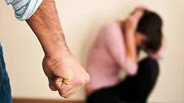 Riposto, dai domiciliari al carcere il sottufficiale della Marina che ha aggredito la moglie