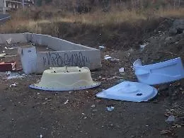 Catania, viale Benedetto Croce con vasca idromassaggio