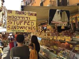 Catania, "cheese and wine": cos&igrave; si cambia alla Pescheria...