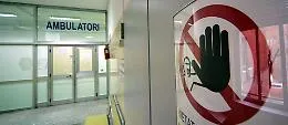 Aggressioni a medici in corsia, arriva il &ldquo;Daspo&rdquo; anche per gli ospedali