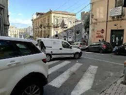 Catania, salita dei Cappuccini: parcheggio pi&ugrave; che comodo!