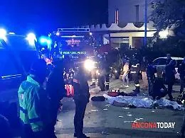 Fuggi fuggi in discoteca al  concerto di Sfera Ebbasta, morti ad Ancona cinque minorenni e una mamma