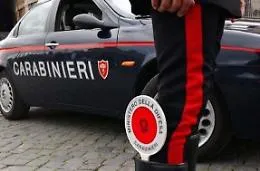 Si appropria di un terreno non suo e con un coltello minaccia di morte  bracciante inviato dal proprietario