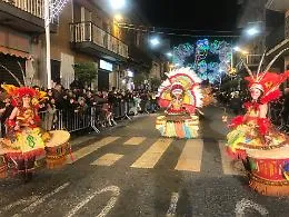 Impazza il carnevale di Misterbianco: gruppi sfilano in costume