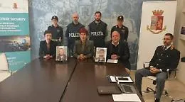 Rapinarono banca travestiti da vecchietti, arrestati due catanesi