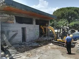 Acireale, demolito un fabbricato costruito senza nessuna autorizzazione