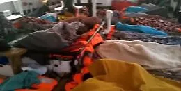Open Arms rilancia: &laquo;Migranti a Madrid in aereo&raquo;. E in Libia si teme tragedia