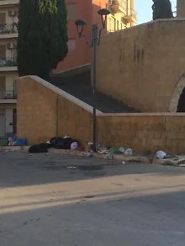 Canicatt&igrave;, anche il calvario invaso dai rifiuti