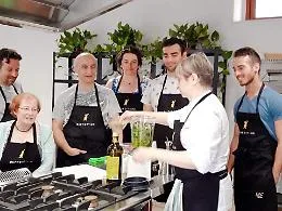 "Grazie al microcredito ho creato una scuola di cucina"