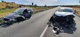 Si scontrano un Suv e un&rsquo;auto, un bambino tra i feriti