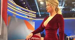 A Tiki Taka Wanda Nara mostra "generosi" d&egrave;collet&egrave;