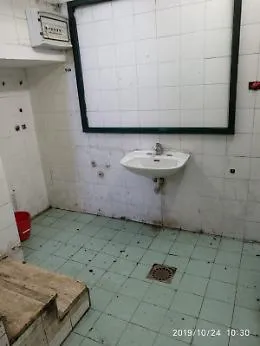 Catania: bagni pubblici da incubo in Piazza Palestro