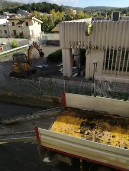 Con una ruspa scardinano postamat di Giarratana