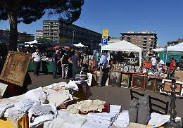 L' altra domenica dei catanesi tra musica e mercatini delle Pulci e dell'Usato