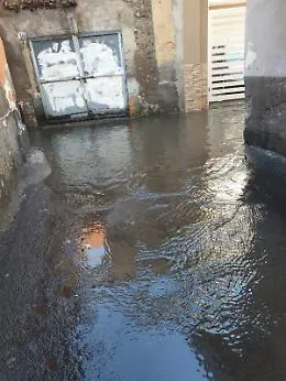 Catania, tombino otturato in via Sturiale: impossibile uscire da casa