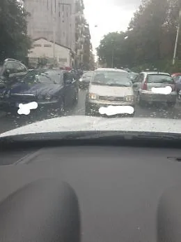 Catania: Via Sassari, caos all'uscita della scuola Dante Alighieri