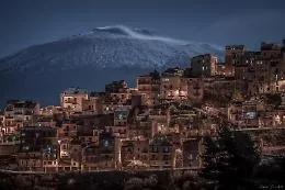 Veduta notturna dell'Etna