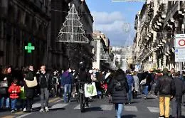 Catania, i medici: &laquo;Troppa gente in giro, cos&igrave; la terza ondata &egrave; sicura&raquo;