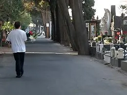 Catania, &laquo;Il cimitero chiude&raquo;: custodi presi a randellate