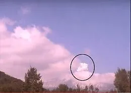 Etna, dimessi gli ultimi sei turisti feriti, l'eruzione ha ripreso vigore