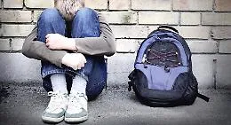 Bullizza compagno di classe per 10 anni e lo manda pure all'ospedale: indagato