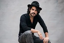 "L'impero croller&agrave;", Mannarino canta. Ad aprile a Catania