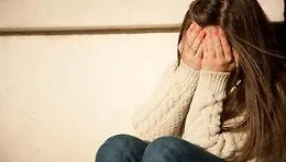 Deridevano compagna per l'aspetto,  denunciati per bullismo 5 studenti di Noto