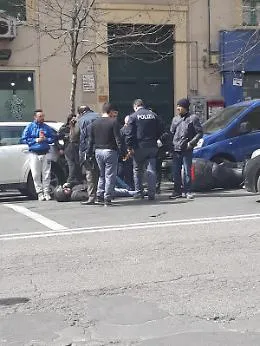 Catania, scontro moto-auto in viale Vittorio Veneto: un ferito