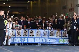 Palermo commossa commemora le stragi, Mattarella: &laquo;Sconfiggeremo la mafia&raquo;