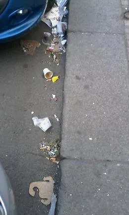 Operatori ecologici non pervenuti in via Santa Maria la Grande a Catania