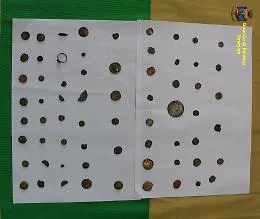 Lentini, eredita monete antiche e le consegna alla Guardia di Finanza
