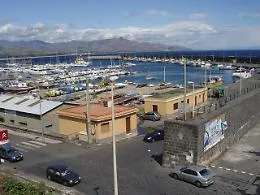 Riposto come ...Montecarlo, il porto strapieno di imbarcazioni di lusso