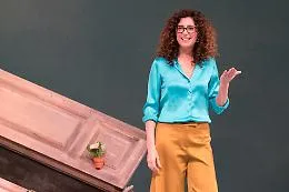 Teresa Mannino con "Sento la terra girare" torna a far ridere la sua Sicilia