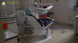 Nicosia, faceva il dentista senza avere conseguito la laurea