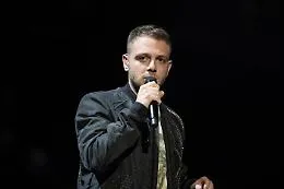 X Factor, svastica in versi e like a Salvini: Anastasio travolto da polemiche