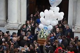 &laquo;Ora nuota verso il Paradiso&raquo;, l'ultimo saluto a Enrico Cordella