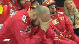 Ferrari, che sfortuna in Bahrain: Leclerc tradito dal motore lascia passare le Mercedes, lacrime ai box della Rossa
