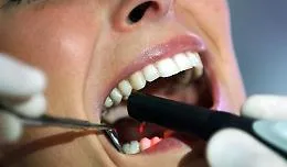 Molestie sessuali a una paziente, finisce in carcere un dentista