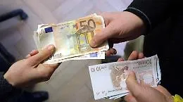 Licata, padre e figlio arrestati per usura: tassi fino al 300%