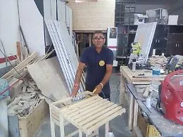 "Sono al servizio di chi intende crearsi un futuro diventando un falegname"