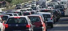 Autoarticolato in fiamme sulla A19, lunghe code in direzione Palermo