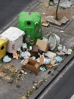 Catania: spazzatura non raccolta.