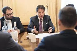Manovra, Quota 100 resta nel 2020 Tetto del contante si abbassa a 1000 euro