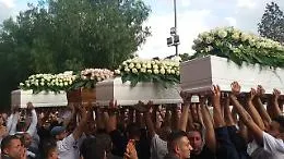 Adrano, il funerale delle vittime dell'incidente
Autista dell'auto sorvegliato dopo le minacce
