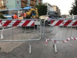 Nuovo cedimento in via Turati 5 mesi dopo l&rsquo;intervento