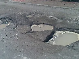 "Le strade di Catania?" Un invito al sindaco a fare un giro in scooter