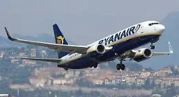 Ryanair, tra nuove cancellazioni anche otto rotte con la Sicilia
