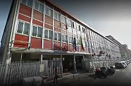 Palermo, prof e studenti arrivano a scuola ma i cancelli sono chiusi con i lucchetti per un allagamento