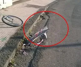 Aci Castello: quello spuntone del guard rail rotto &egrave; un vero pericolo